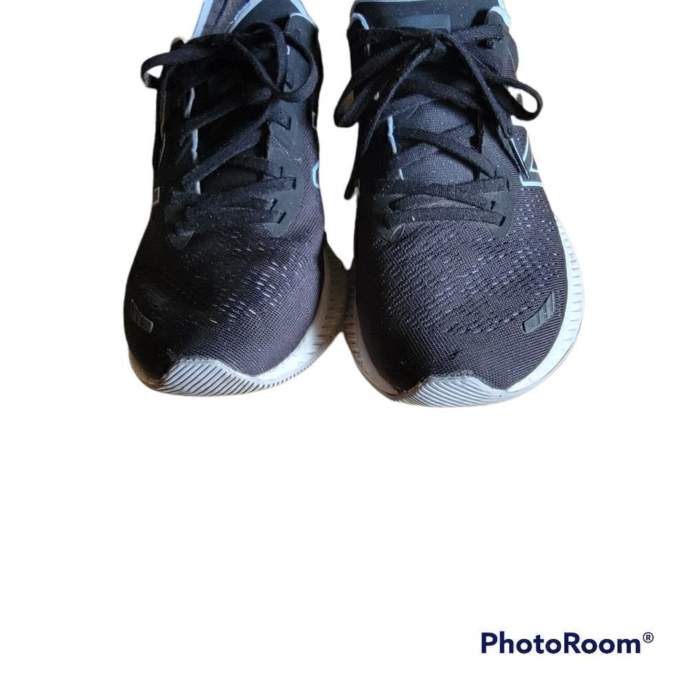 New Balance Performance Running Shoe. Size 9. - Picture 4 of 12